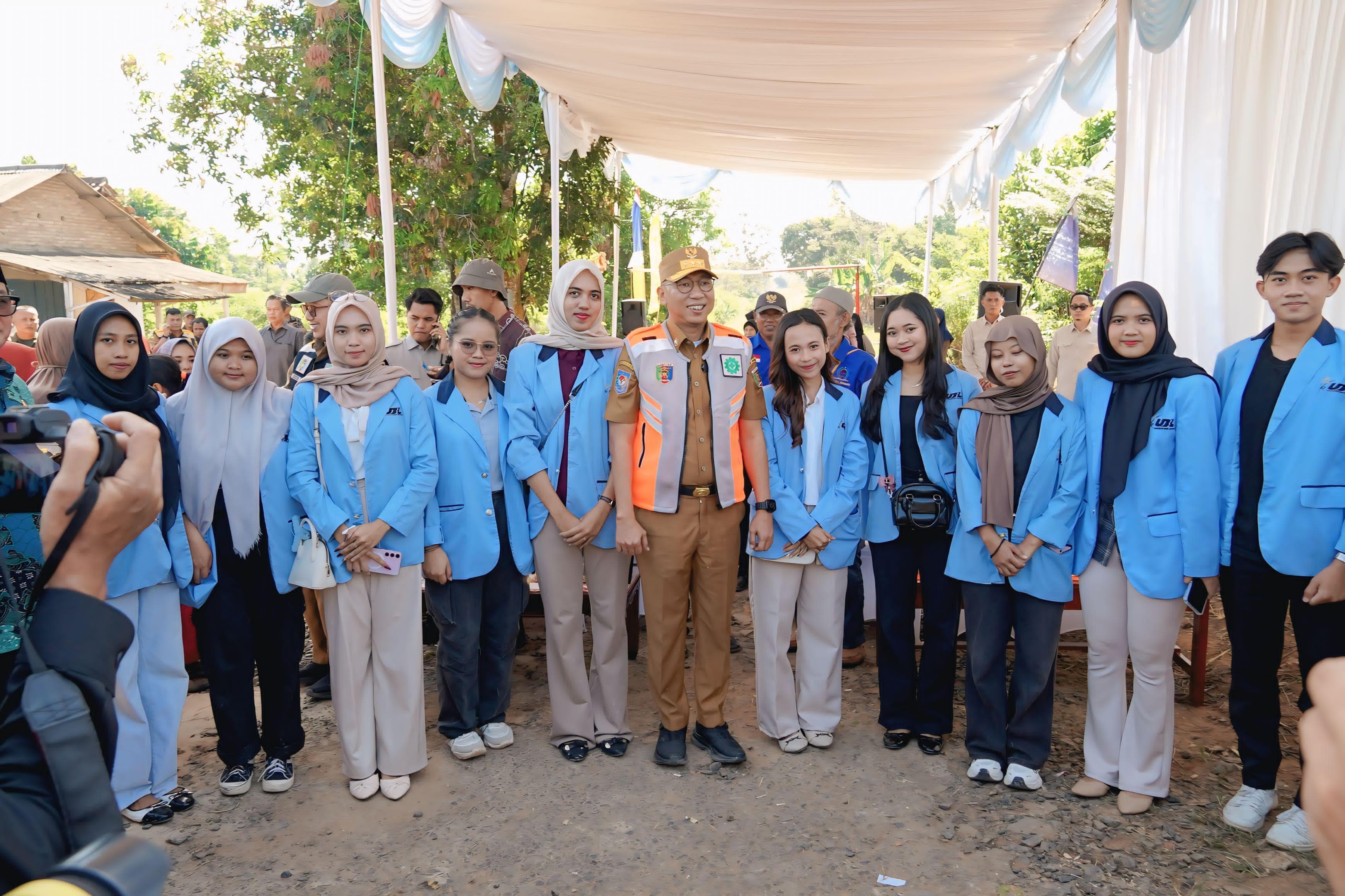 MAHASISWA UBL IKUT SERTA DALAM KUNJUNGAN GUBERNUR LAMPUNG KE DESA WONOMARTO